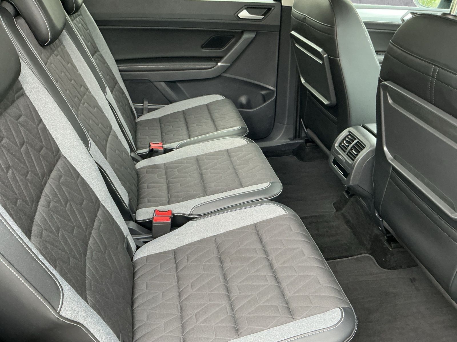 Volkswagen Touran - Bild 16