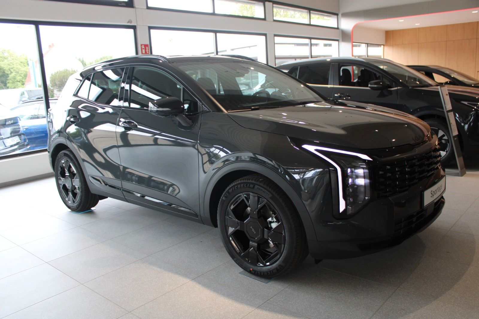 Fahrzeugabbildung Kia Sportage 1.6 T-GDI DCT Automatik Black Edition