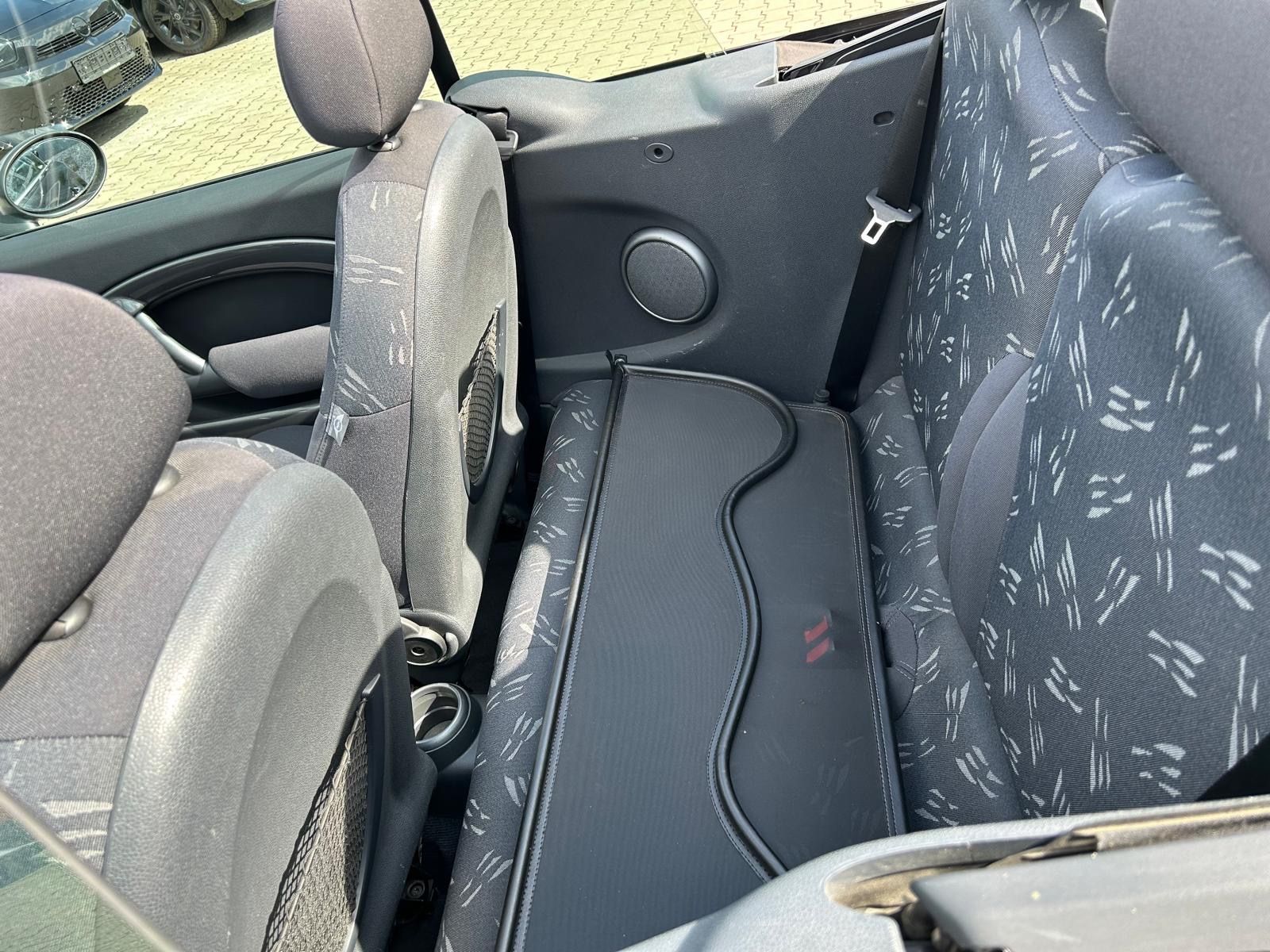 Fahrzeugabbildung MINI ONE Cabrio°Tüv 7-28°