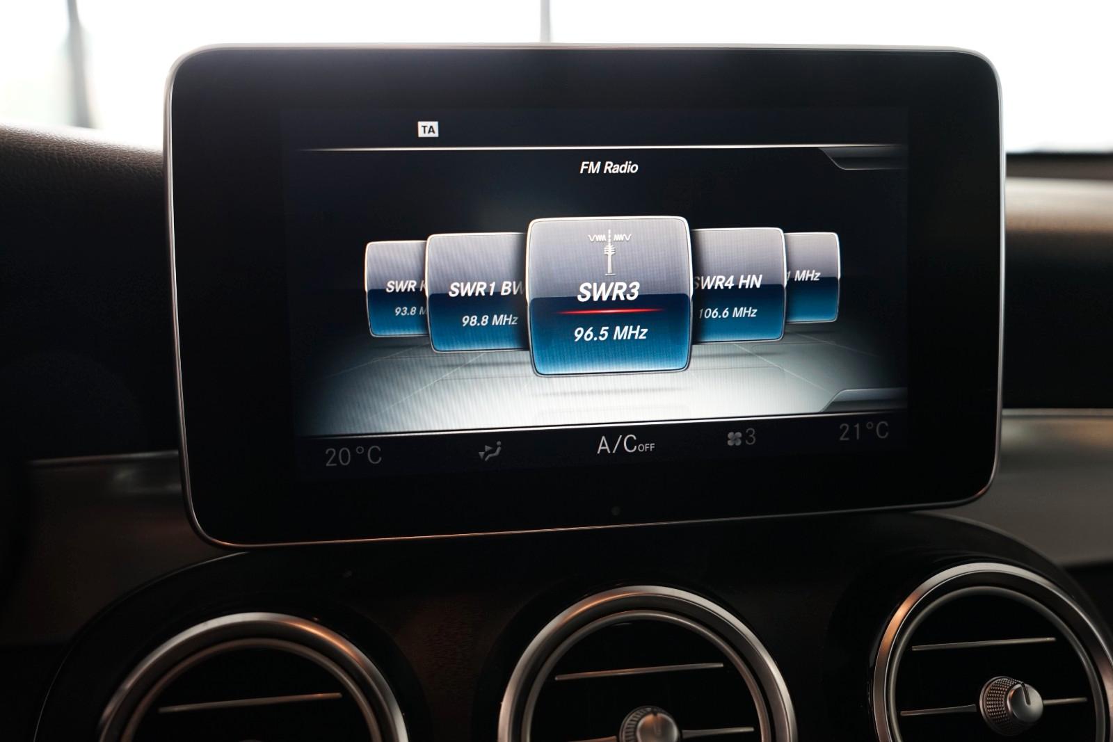 Mercedes-Benz GLC 300 4Matic | AMG | Comand | Pano | AHK