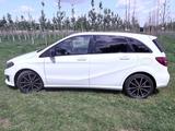 Mercedes-Benz B 200 d 4MATIC DCT Urban Urban - Mercedes-Benz B 200: 4matic