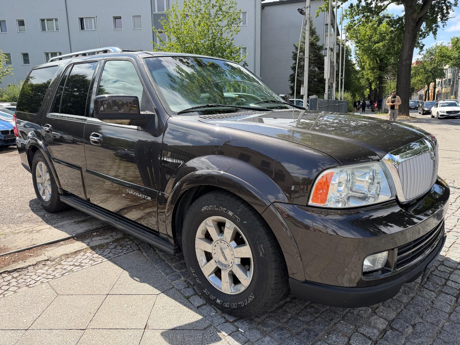 Lincoln NAVIGATOR 5,4L V8 4x4*AUT.*LEDER*EGSD*7-SITZE*
