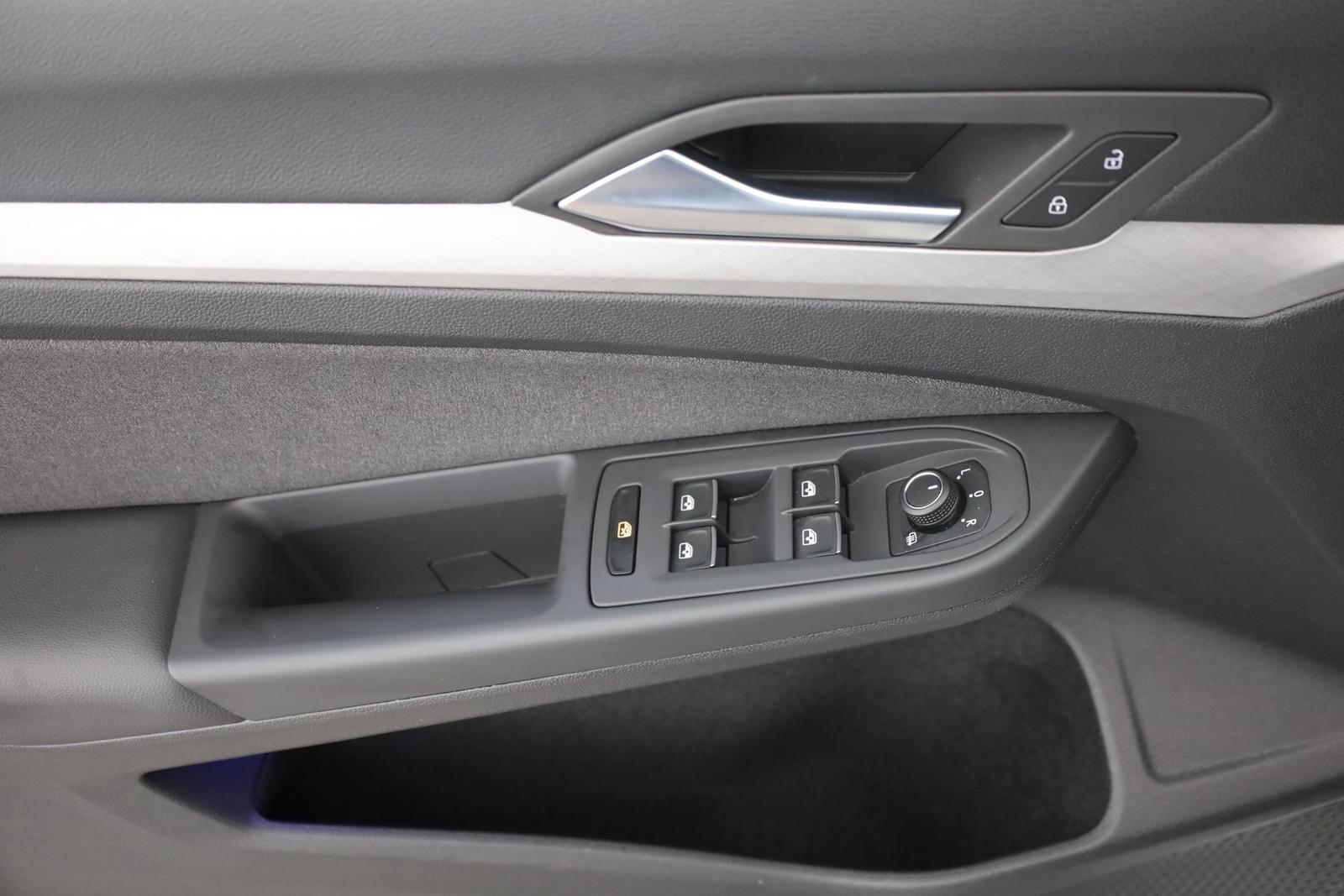 Volkswagen Golf VIII Variant 1.5 eTSI DSG LED Sitzheizung, миниатюра 21