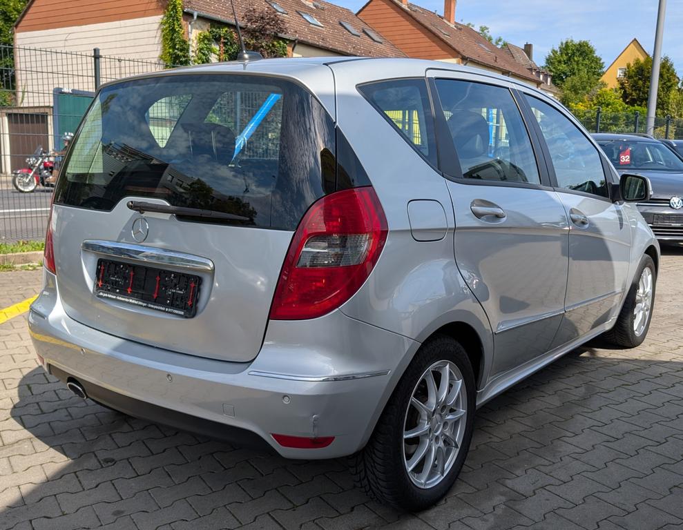 Mercedes-Benz A 200