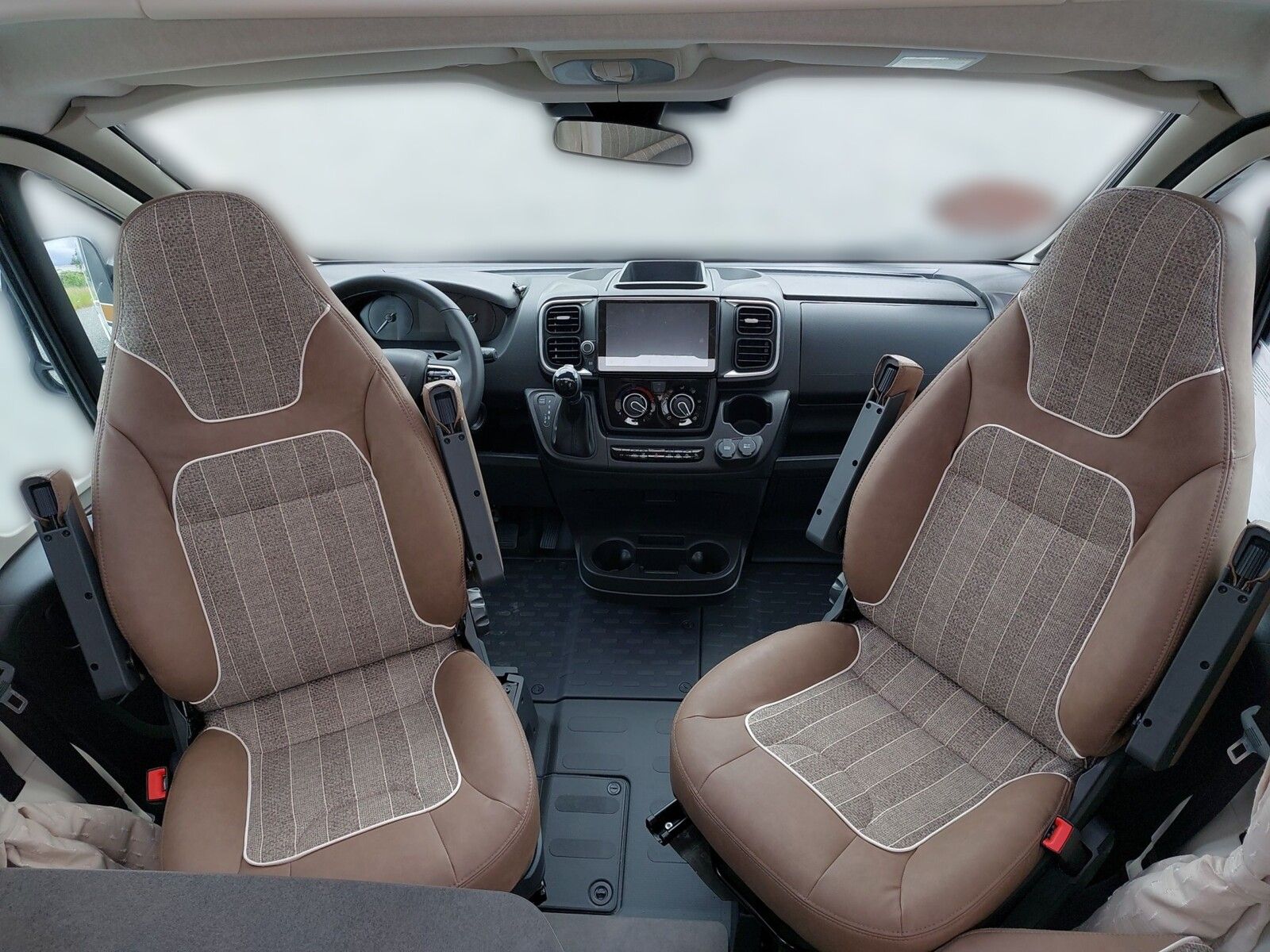 Fahrzeugabbildung Malibu T 490 LE Automatik SkyView Media