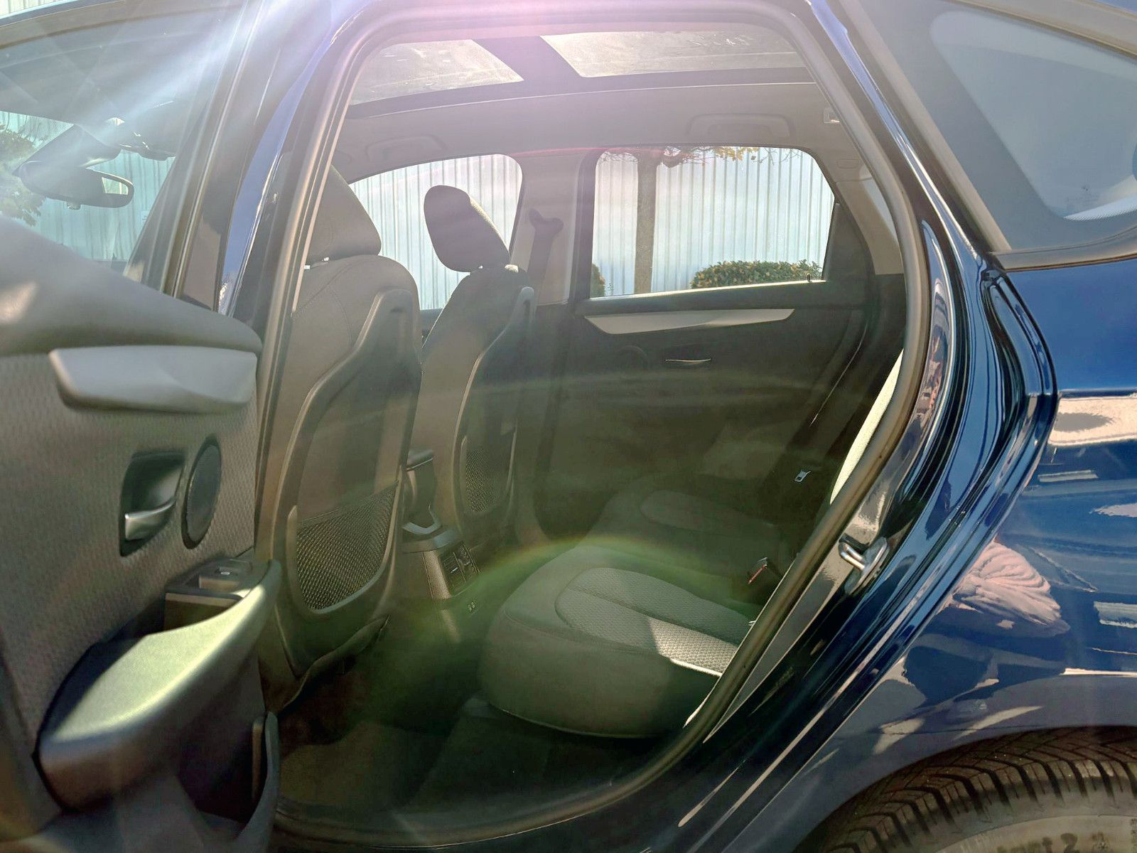 Fahrzeugabbildung BMW 220i Active Tourer Steptr. Advantage HUD ACC KAM