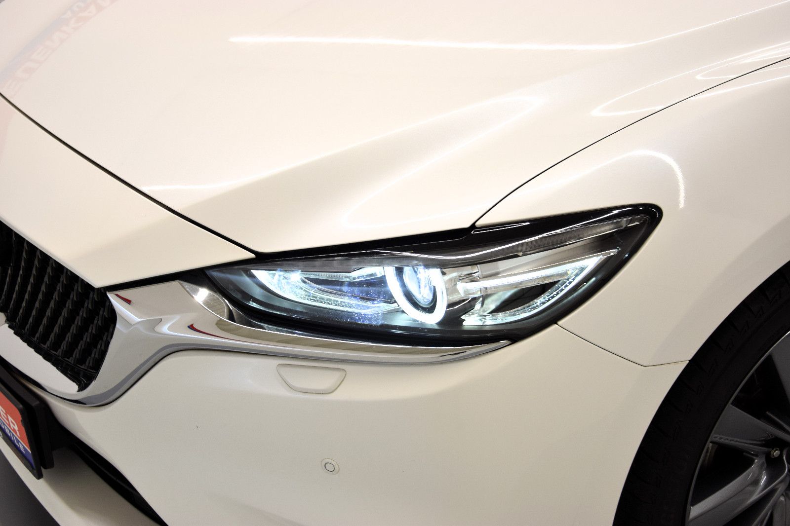 Fahrzeugabbildung Mazda 6 Kombi Signature LED NAVI HeadUp 1.Hand 360° 19