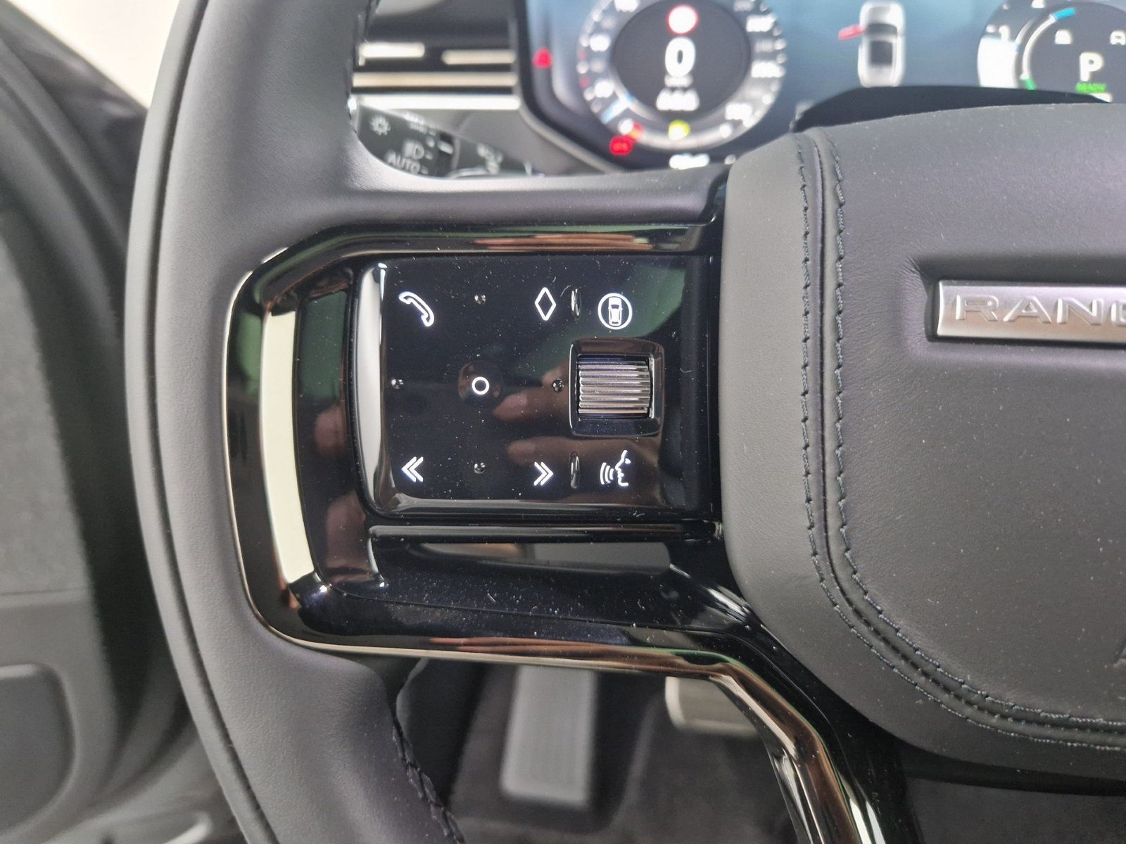 LAND ROVER Range Rover Sport P460e Dynamic HSE Komfort AHK – Bild 33