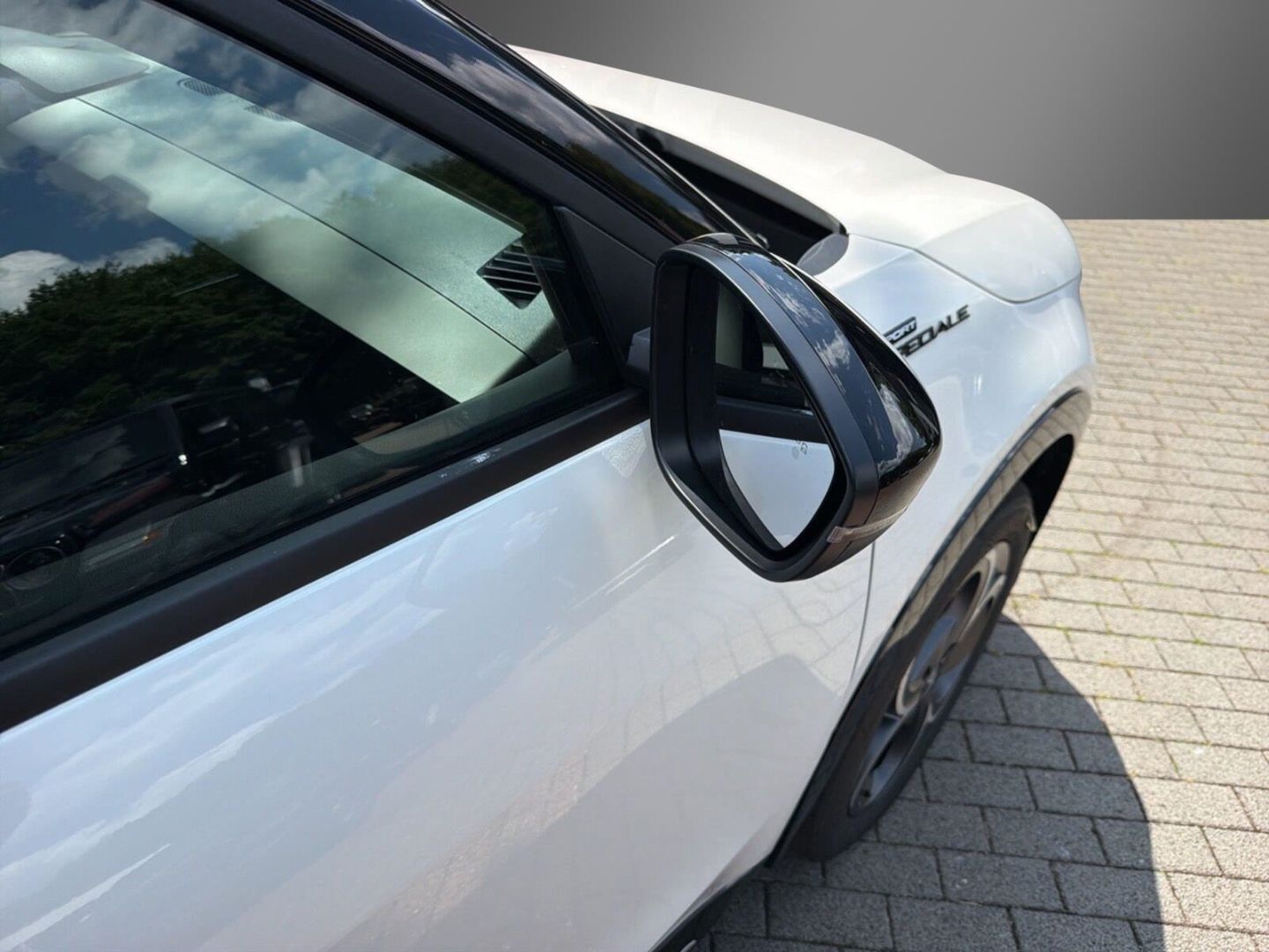 Fahrzeugabbildung Alfa Romeo Junior Ibrida Sport Speciale 1,2 VGT 107kW MY26