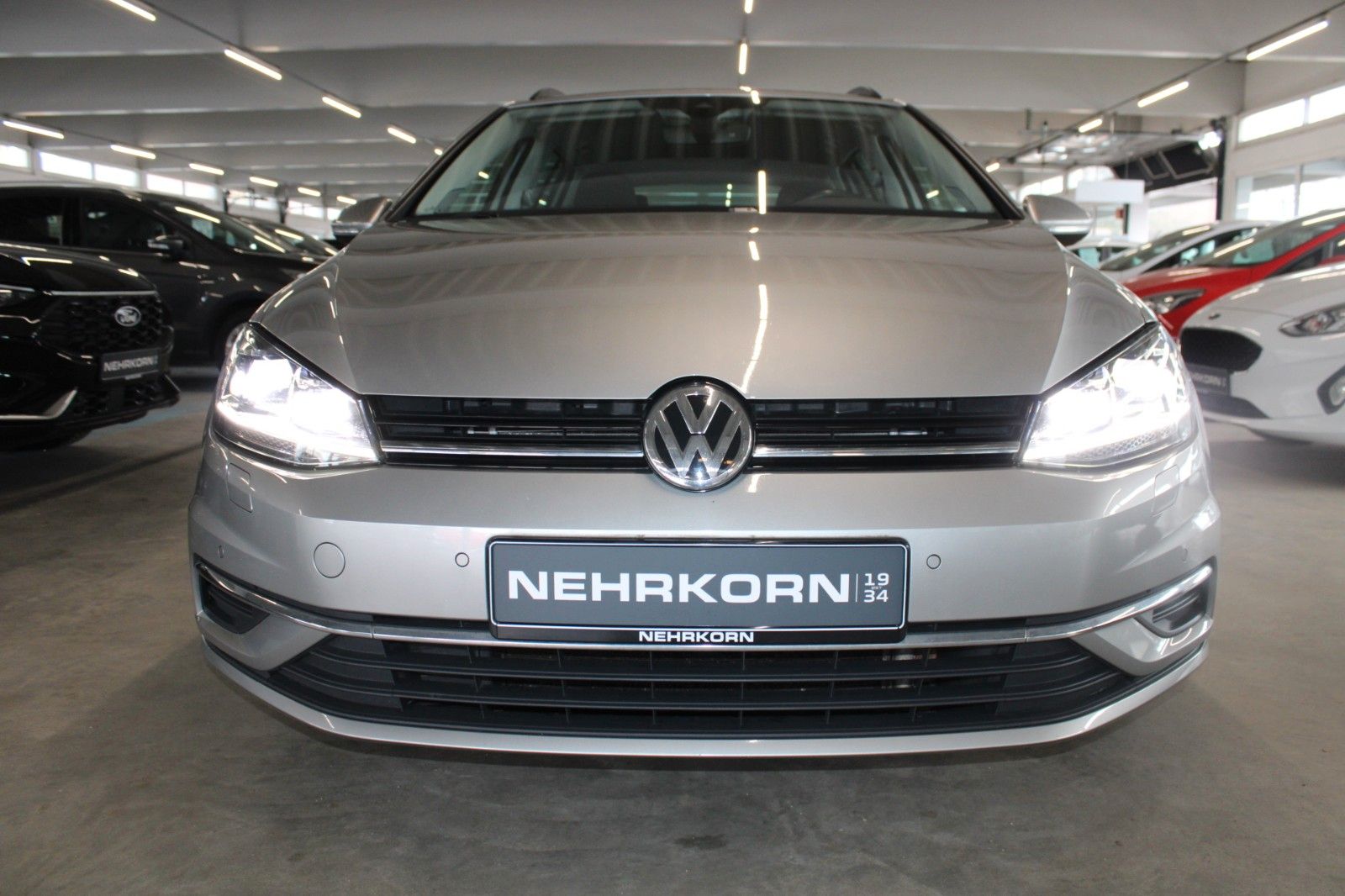 Fahrzeugabbildung Volkswagen Golf 2.0 TDI BMT DSG Comfortline LED STDHZ uvm.