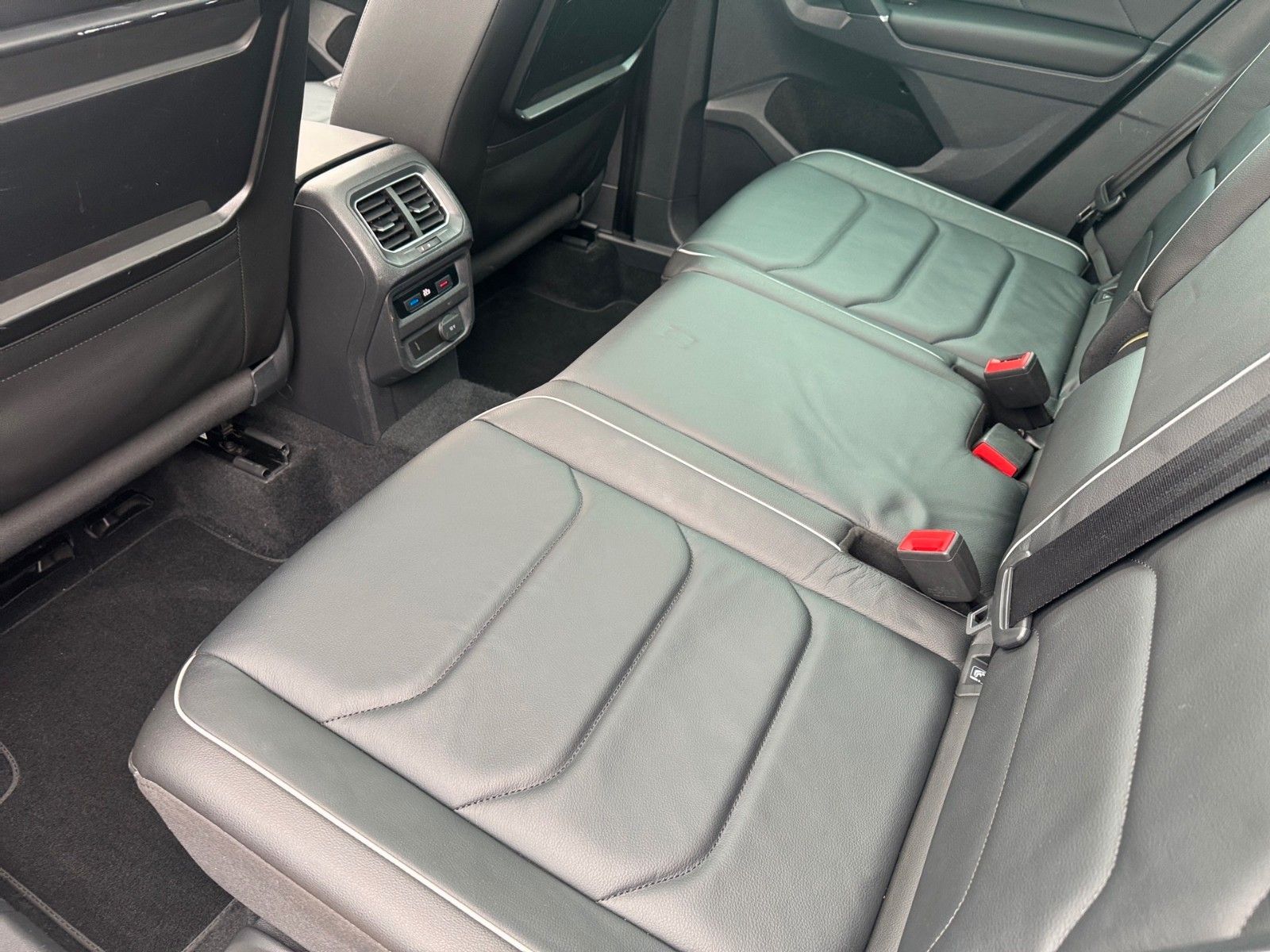 Fahrzeugabbildung Volkswagen Tiguan Highline 2.0TDI 4Motion