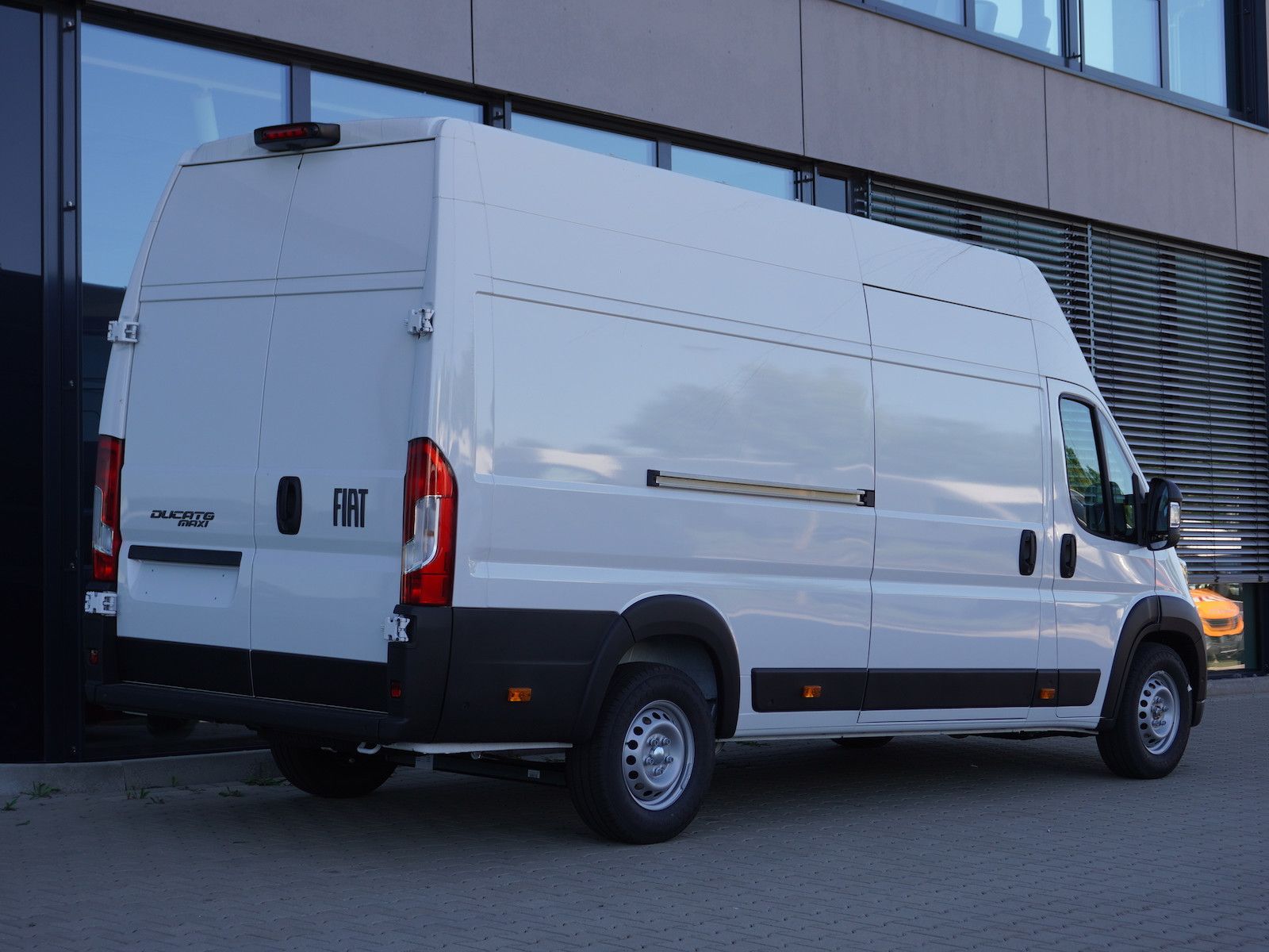 Fiat Ducato Maxi 35 L4H3 180 AT / Standheizung imagem 2