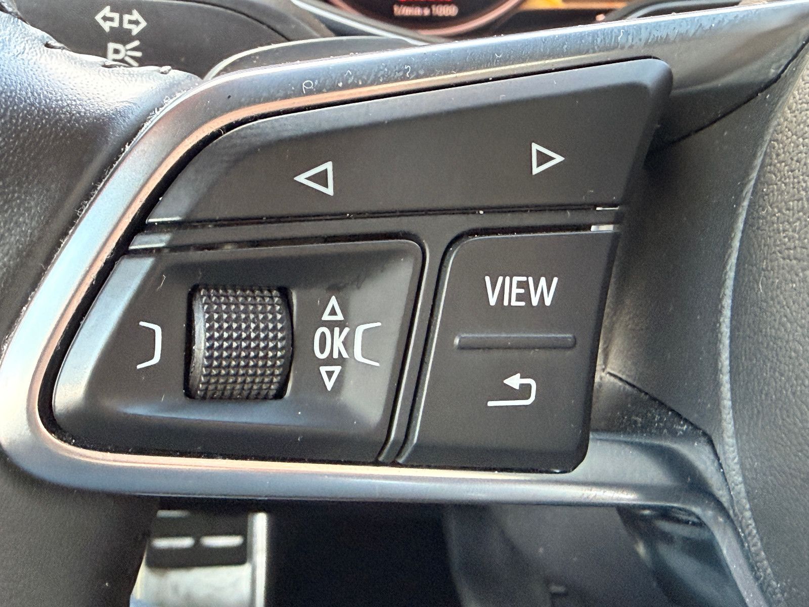 Fahrzeugabbildung Audi TT Coupe 2.0 TFSI Quattro /AUTOMATIK/NAVI/ALCANT