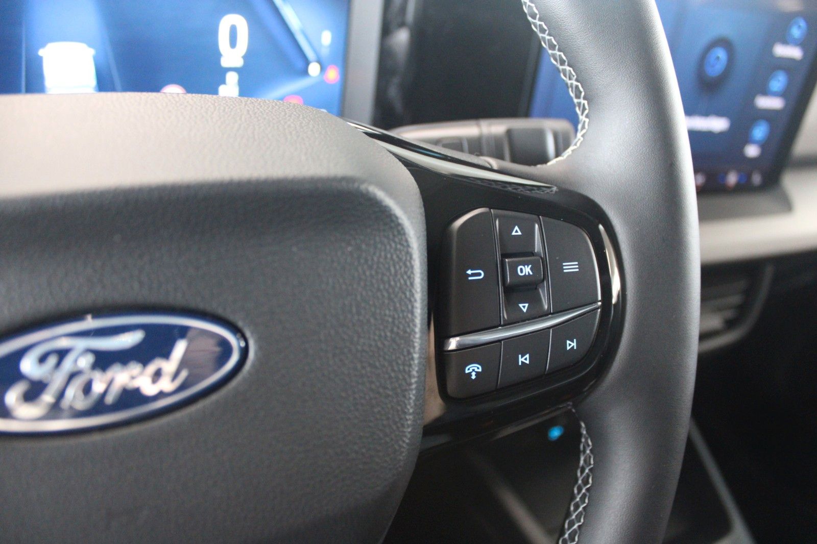 Fahrzeugabbildung Ford Transit Courier BEV TREND Klima Winter Fahrerass