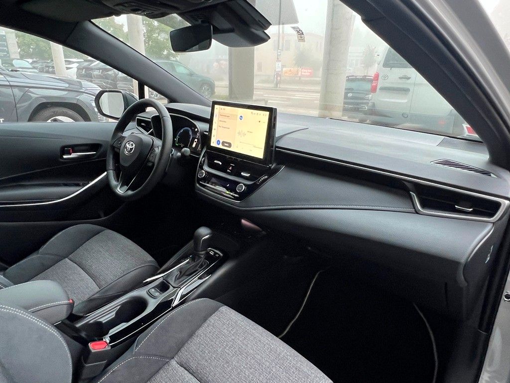 Fahrzeugabbildung Toyota Corolla Touring Sports 2.0 Hybrid Teamplayer