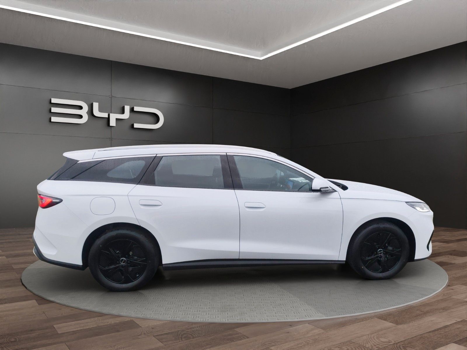 BYD SEAL 6