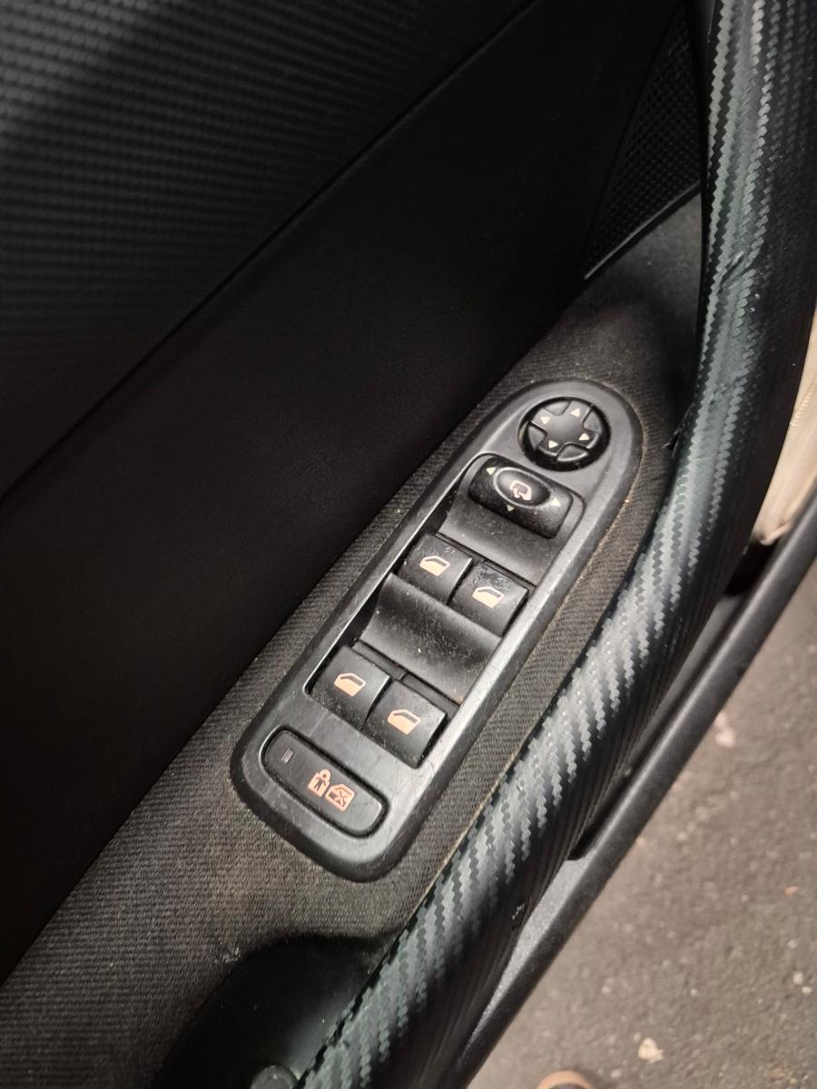 Peugeot 308 2010 — photo 7