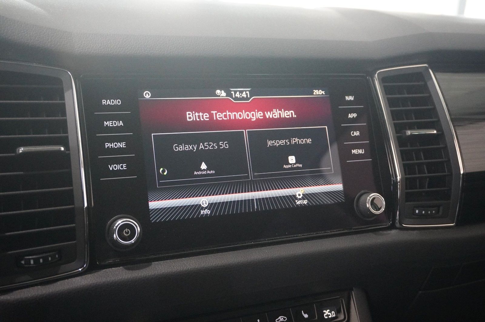 Fahrzeugabbildung SKODA Kodiaq 2.0D STYLE 7-SITZ NAVI/LED/KAMERA/ACC/AHK