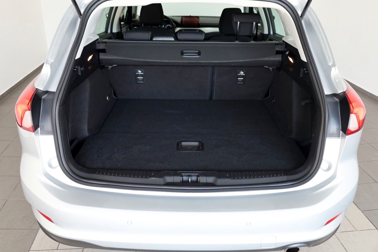 Fahrzeugabbildung Ford Focus Turnier Cool & Connect Navi,LED,Kamera,SH