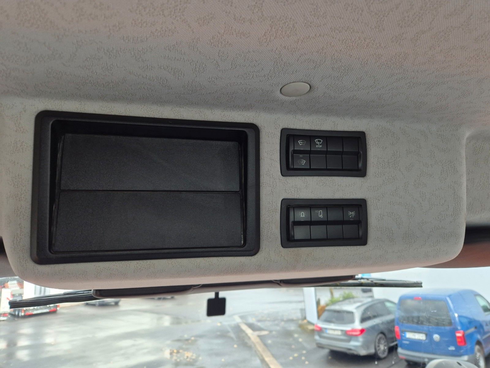 Fahrzeugabbildung Mercedes-Benz U 218 4x4 Winterdienst, Hydrostat, Zapfwelle