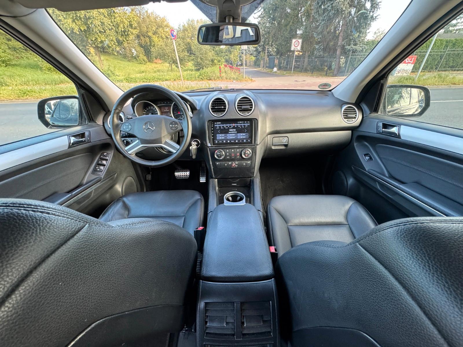 Mercedes-Benz ML300 2009 — photo 11