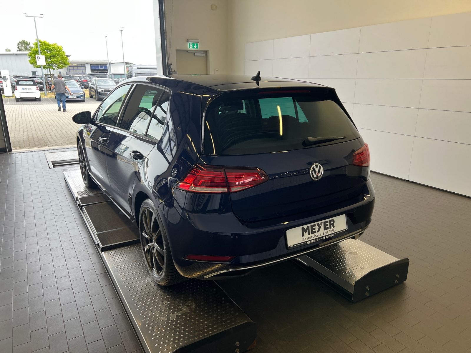 Fahrzeugabbildung Volkswagen Golf VII Comfortline 1.5 TSI ACT *Standhzg.,LED,