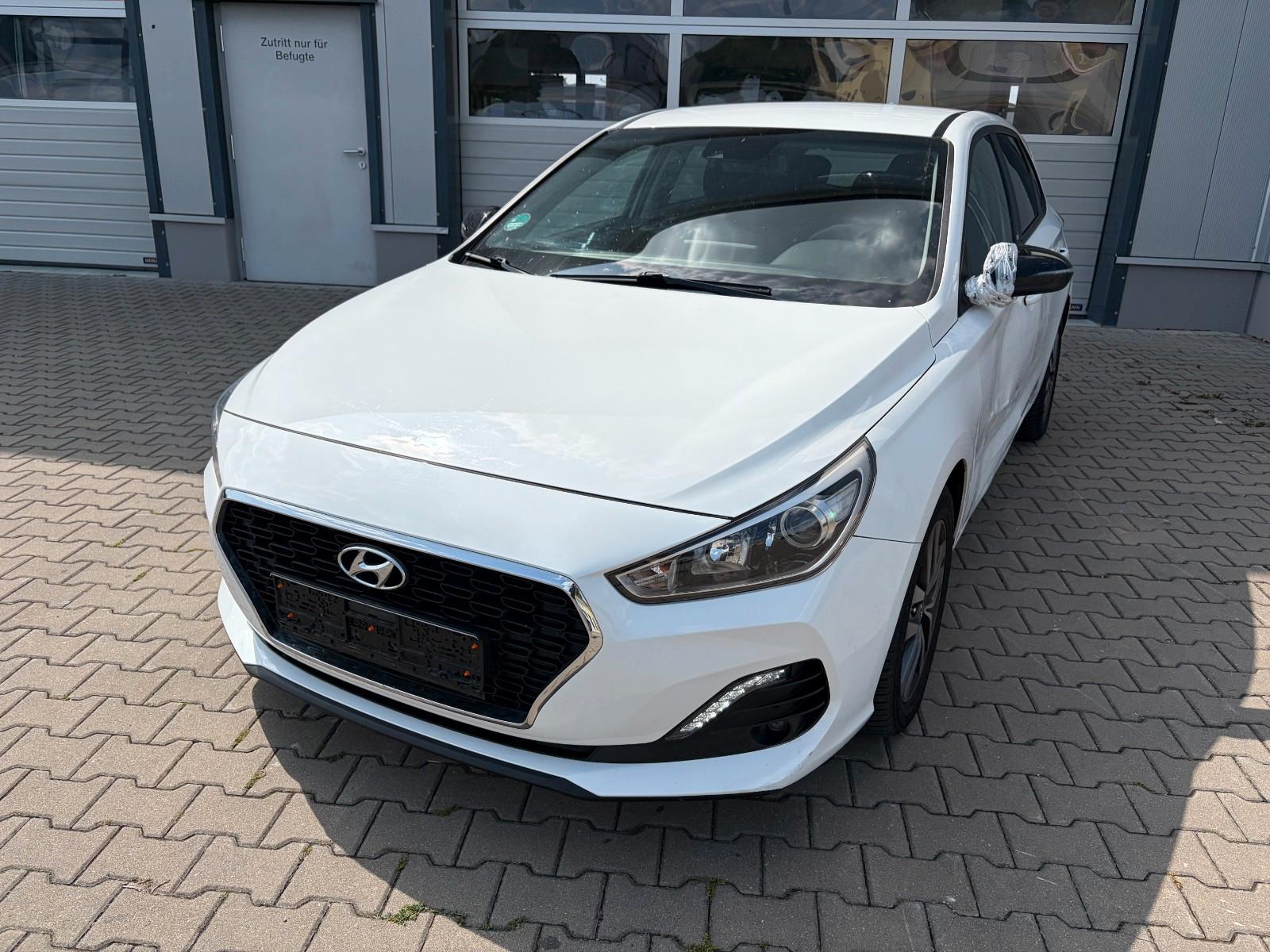 Hyundai i30 YES! / NAVI/SHZ/PDC/AHK/AUTOMATIK