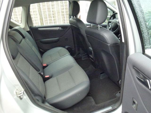 Mercedes-Benz A 180 AVANTGARDE Autom-Klima-78TKM-Sitzheizung