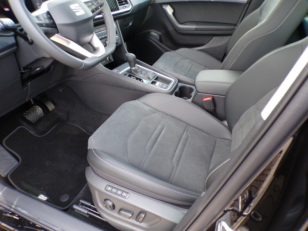 Fahrzeugabbildung SEAT Ateca 1.5 TSI Road Edition DSG