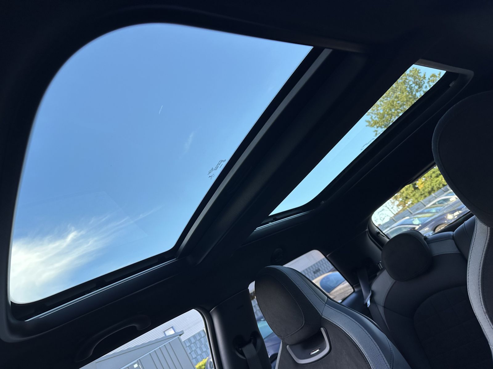 Fahrzeugabbildung MINI John Cooper Works Sport-Aut. NAV+LED+PANO+H&K+VC