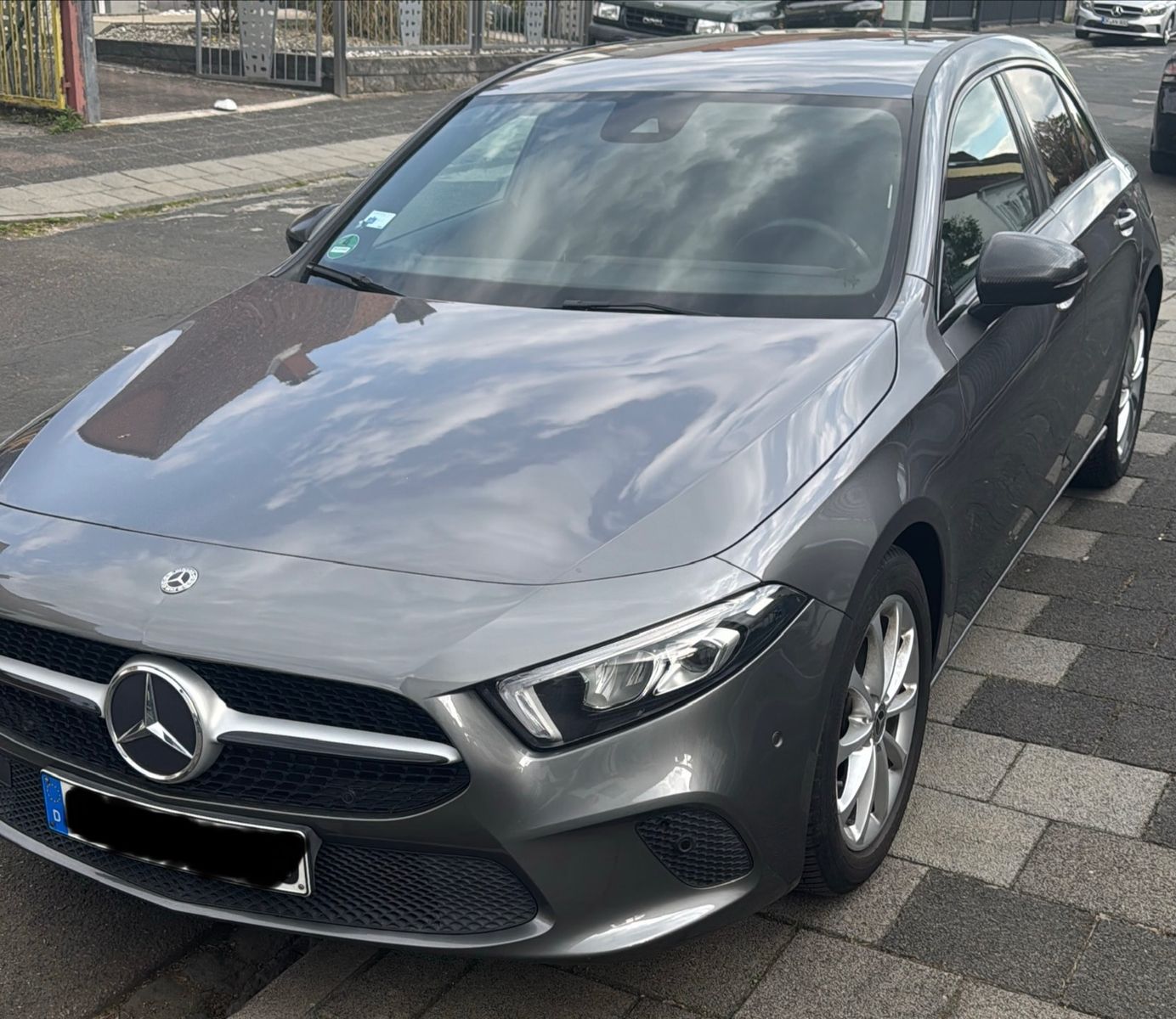 MERCEDES-BENZ A 200 Kompaktlimousine / Progressive