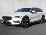 Volvo V60 Cross Country B4 AWD Plus Plus AWD - Volvo V60 Cross Country mit Panoramadach