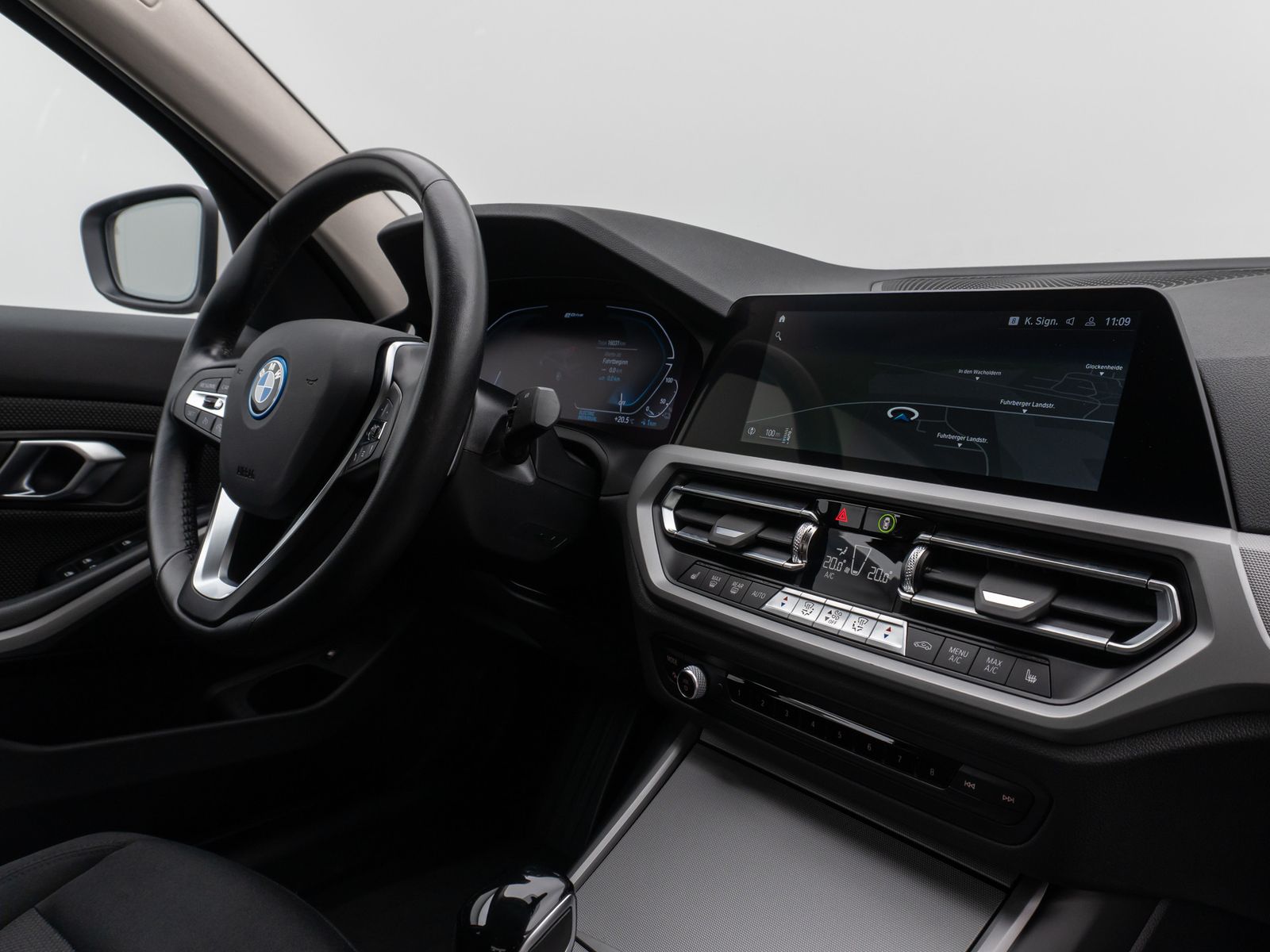 Fahrzeugabbildung BMW 320e 360°DAB WLAN CockPiPro DrivAssis LED Alarm