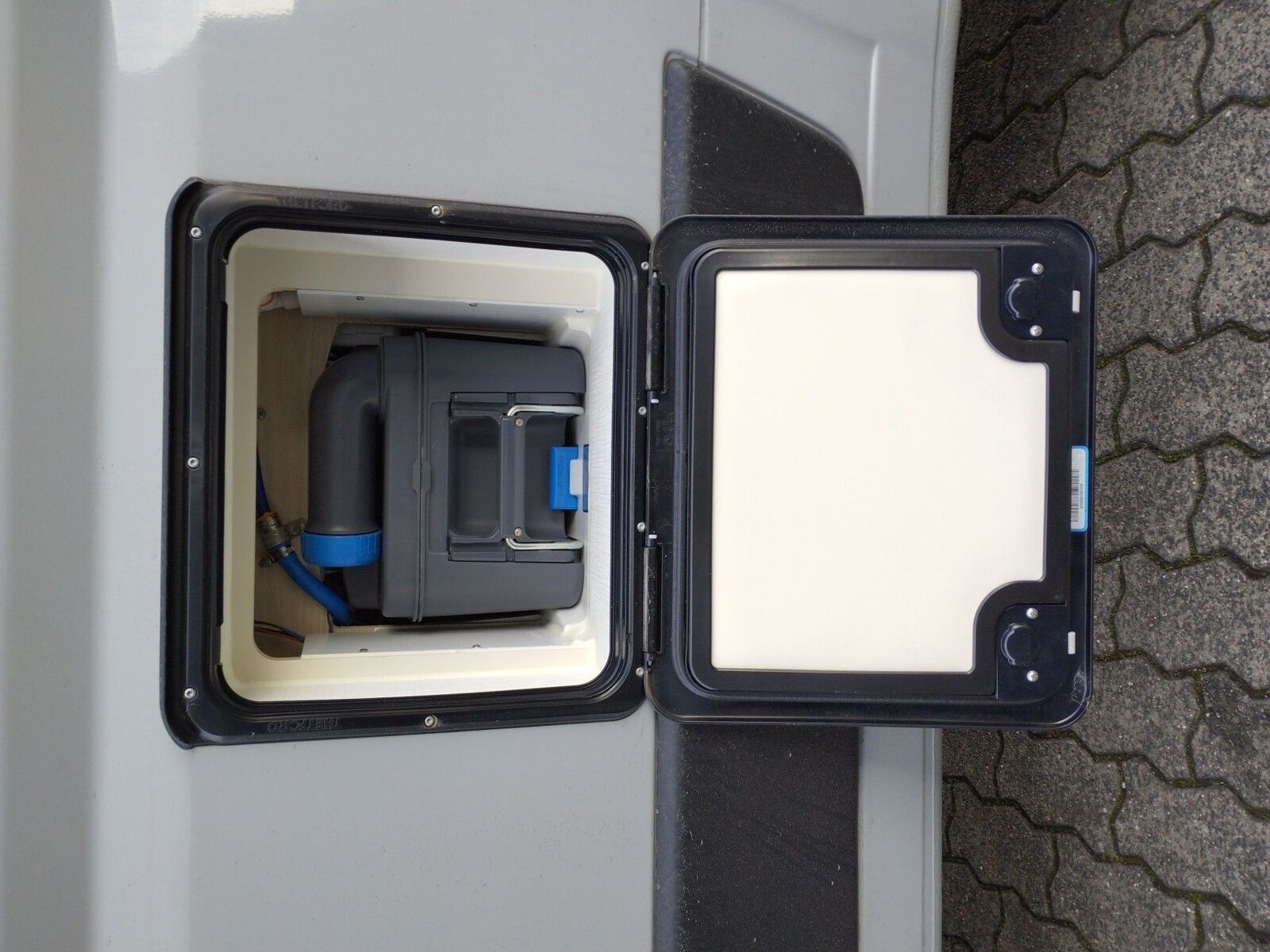 Fahrzeugabbildung Eura Mobil Van V 595 HB Alufelgen, RFK, Captain-Chair-Sitze