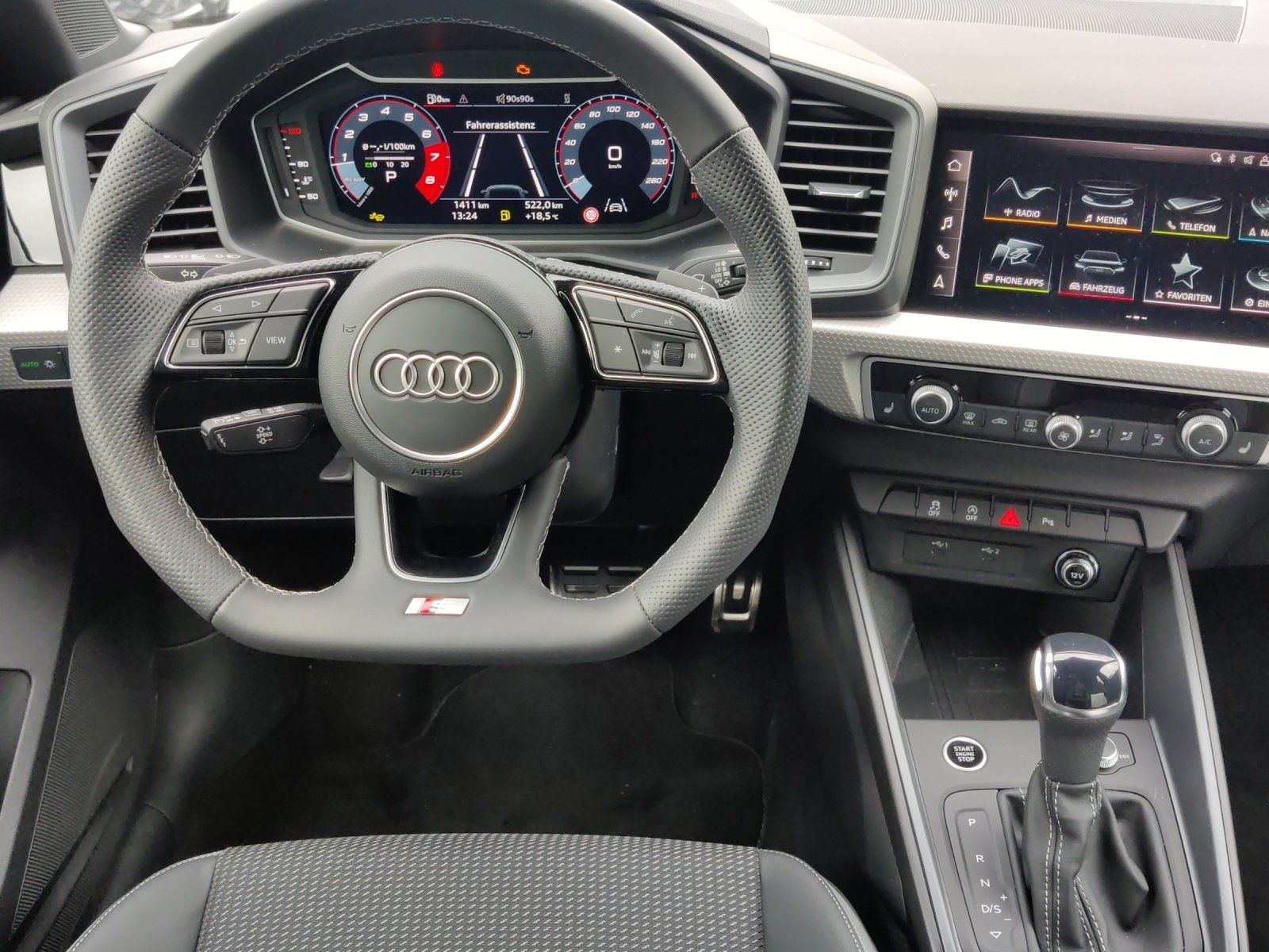 Fahrzeugabbildung Audi A1 allstreet 35 TFSI Kamera,LED,Navi,PDC,SHZ,LM