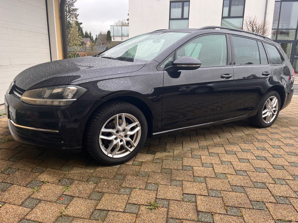 Image of Volkswagen Golf