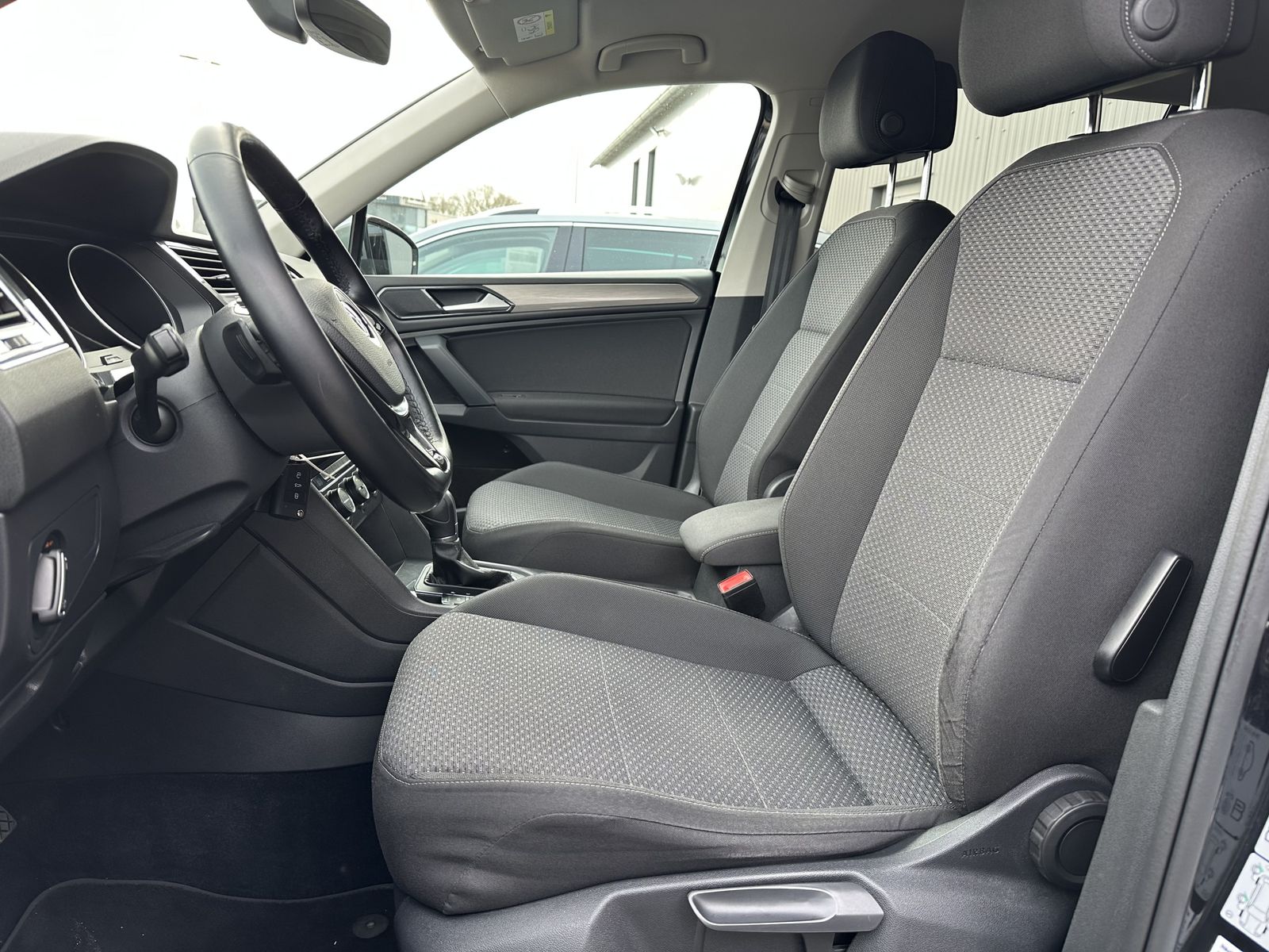Fahrzeugabbildung Volkswagen Tiguan Allspace 2.0 TDI 4M CL DSG NAV+SHZ+AHK+AC