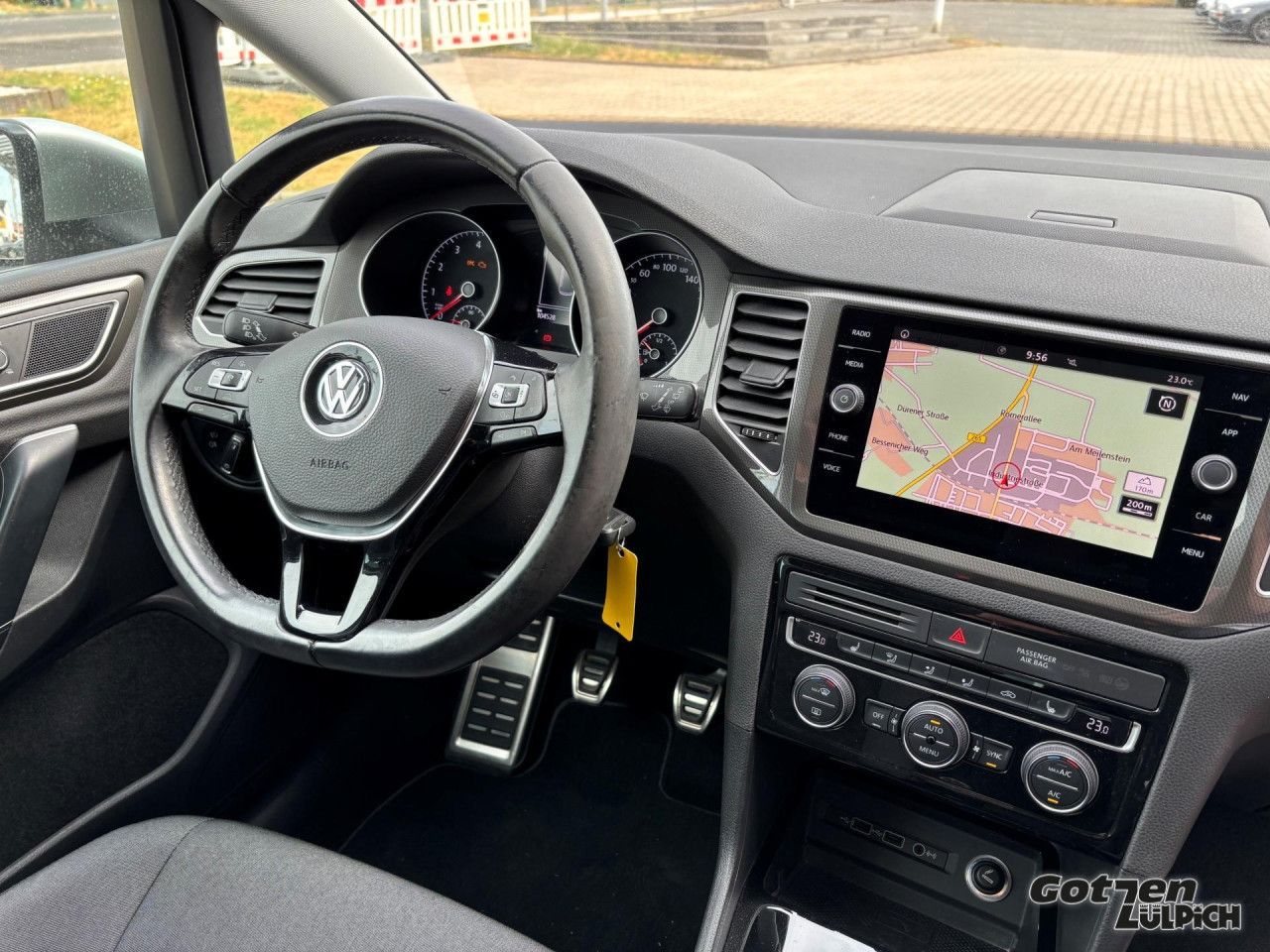 Fahrzeugabbildung Volkswagen Golf Sportsvan Join 1.0 TSI Klima PDC Bluetooth
