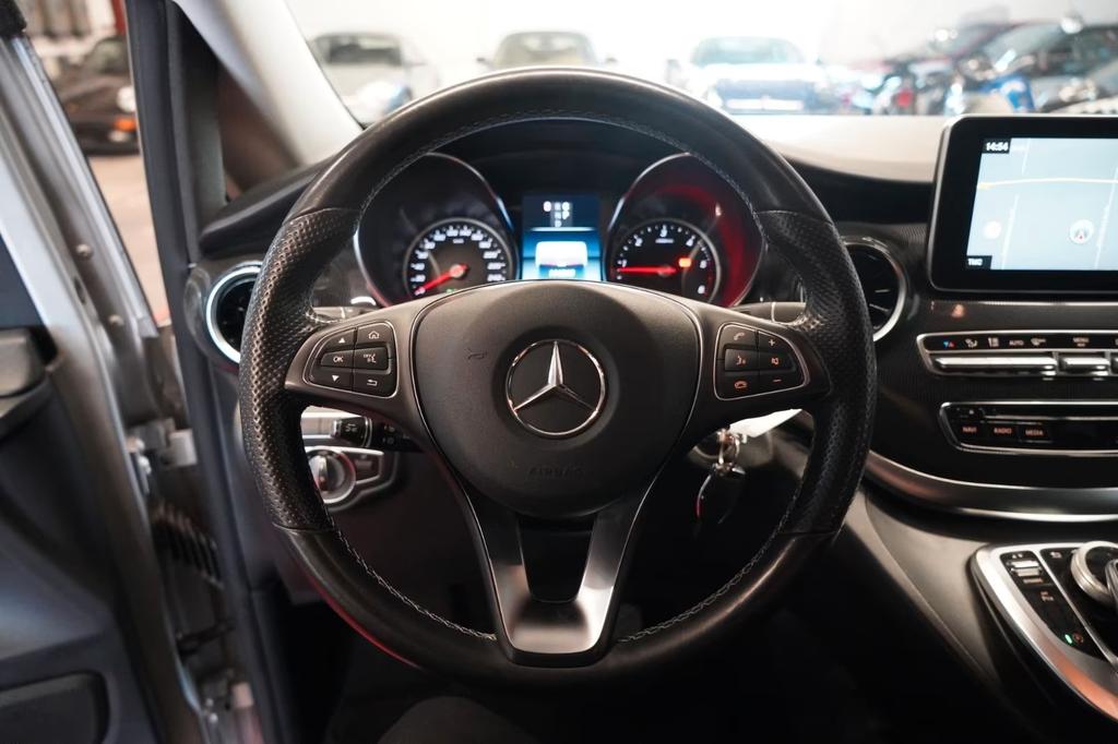 Mercedes-Benz V 250