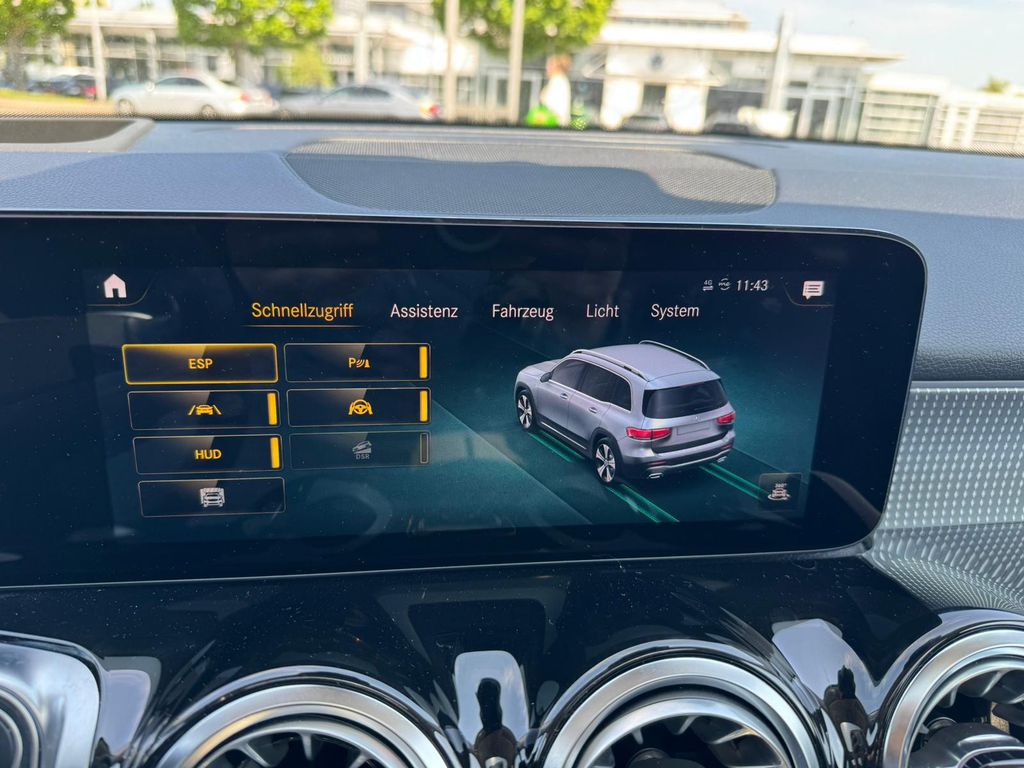 MERCEDES-BENZ GLB 200 37