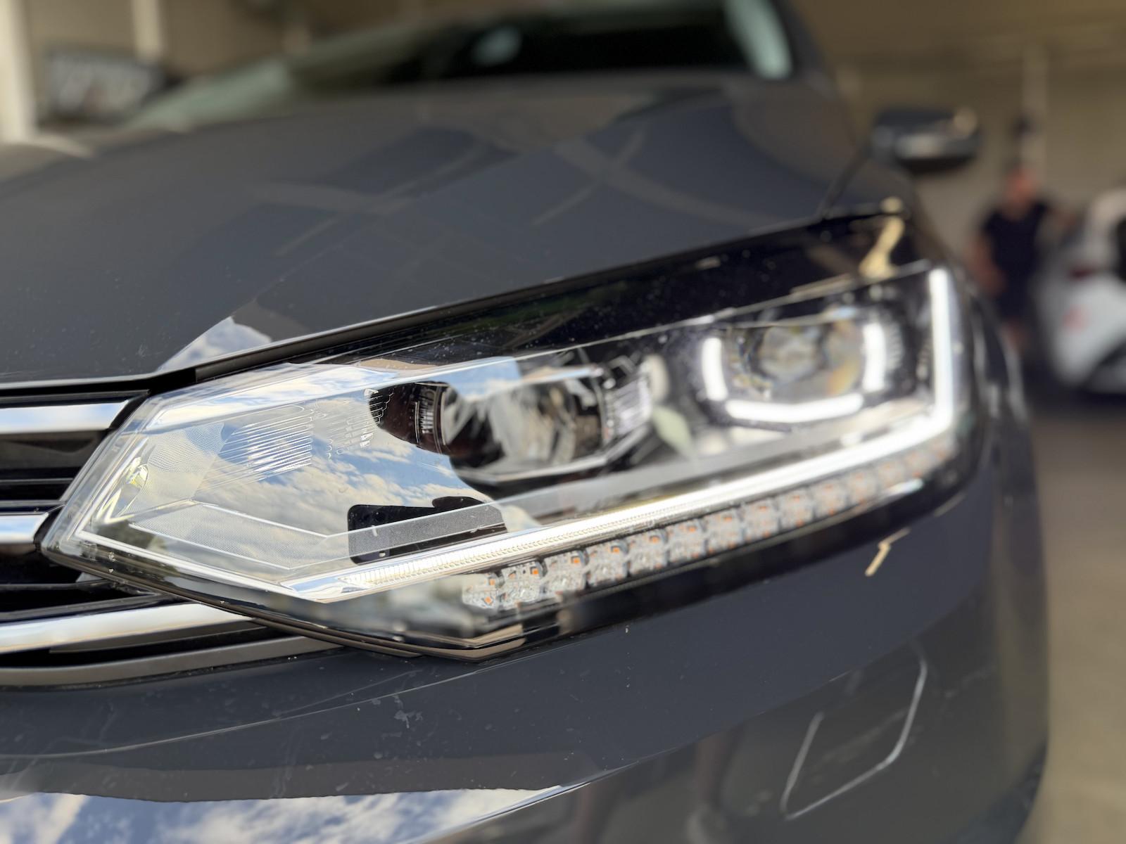 Volkswagen Touran 1,5TSI DSG Highline LED 7 Sitze NAVI AHK, миниатюра 2