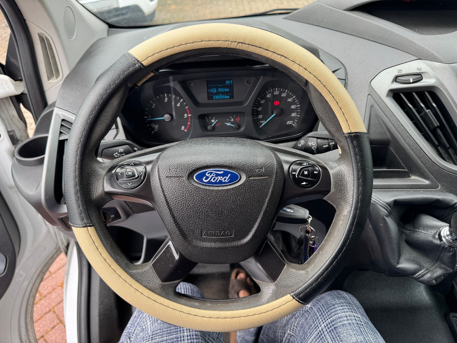 Fahrzeugabbildung Ford Transit Custom 2.2 TDCI HOCHDACH L2 H2 3-SITZER