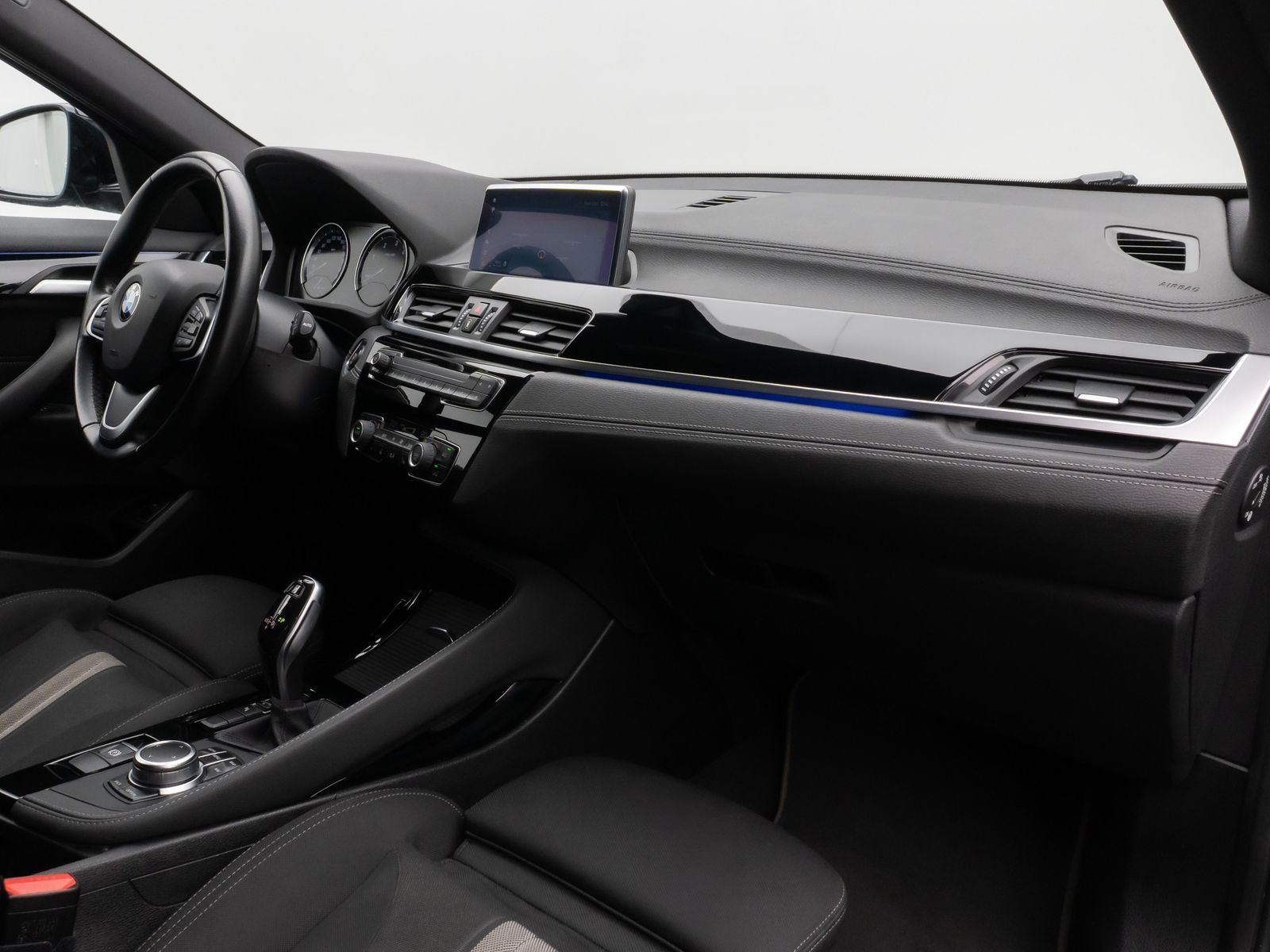 Fahrzeugabbildung BMW X2 sD18d Kamera DAB LED Geschwindigkeitsr Sport