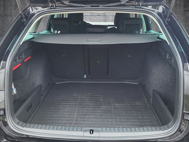 Octavia Combi 1.5 TSI Tour Standhzg. Navi ACC