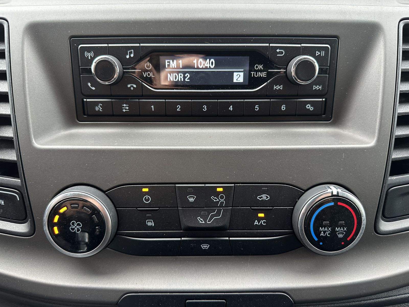 Fahrzeugabbildung Ford Transit Custom 320 L2 TEMPOMAT+SORTIMO+1HD+PP
