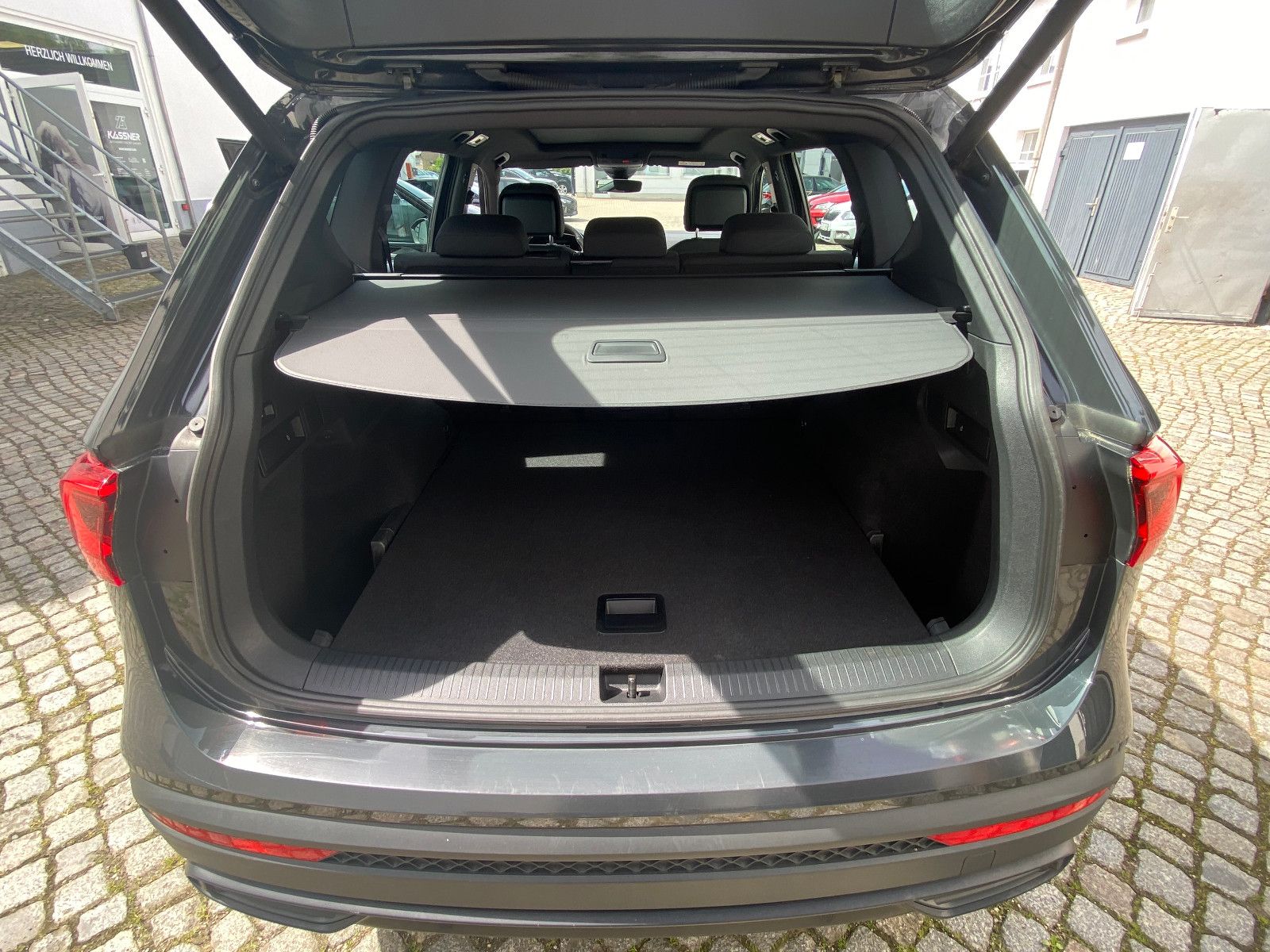 Fahrzeugabbildung SEAT Tarraco 2,0 TDI Style 4Drive *AHZV *Panoramadach