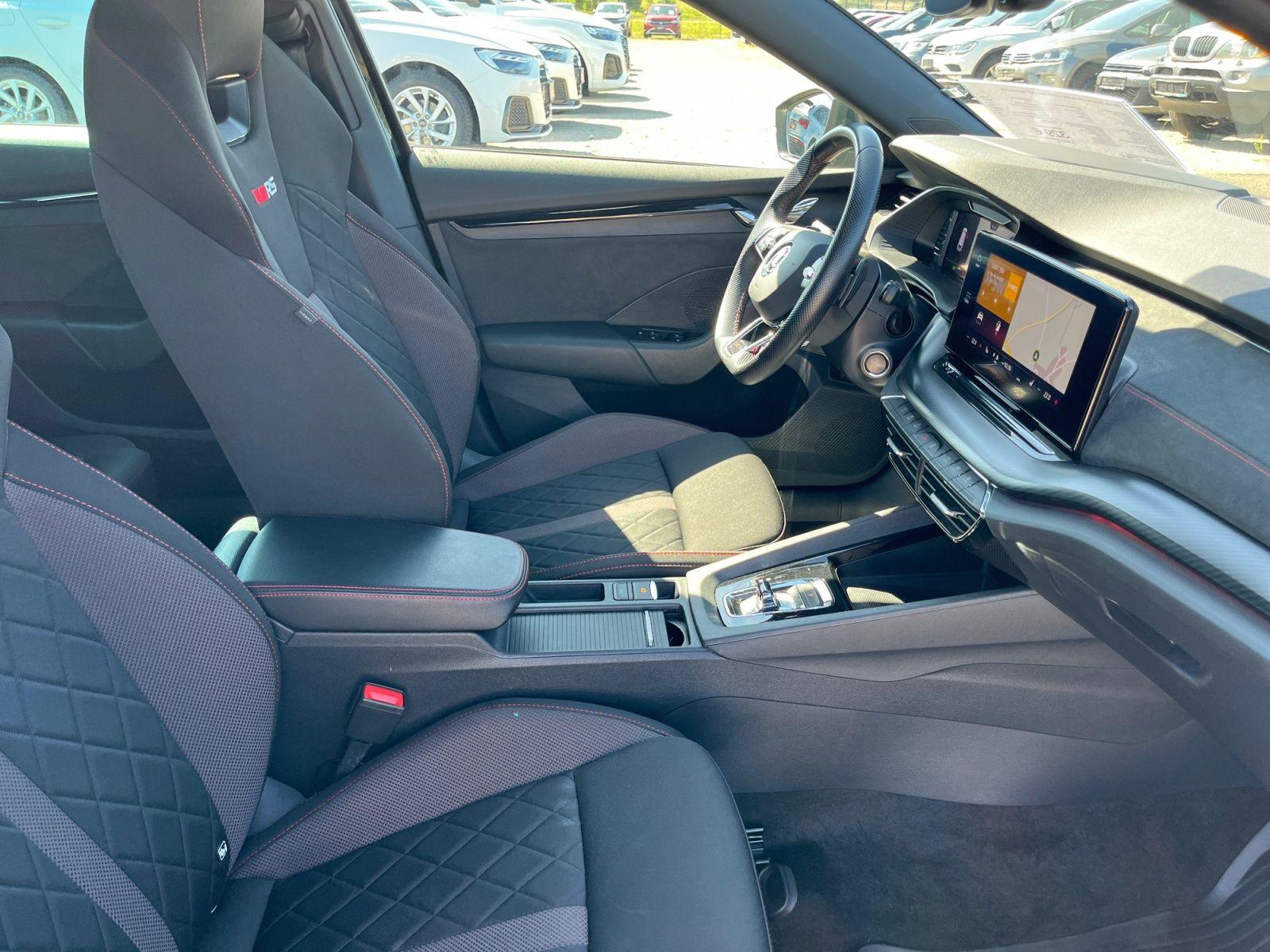 Skoda Octavia Combi RS 2,0TDI Navi LED Kamera DCC