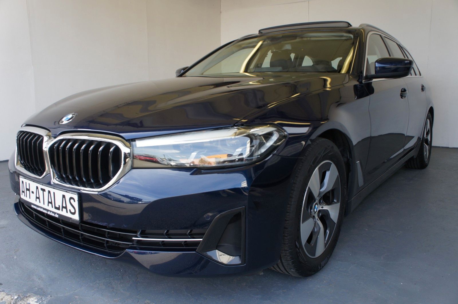 BMW 520 d Touring Sportline"NAVIP.BI-XEN.PANO-VOLL1H