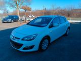 Opel Astra J Lim. 5-trg. Selection - Opel Astra Selection mit Benzin-Antrieb