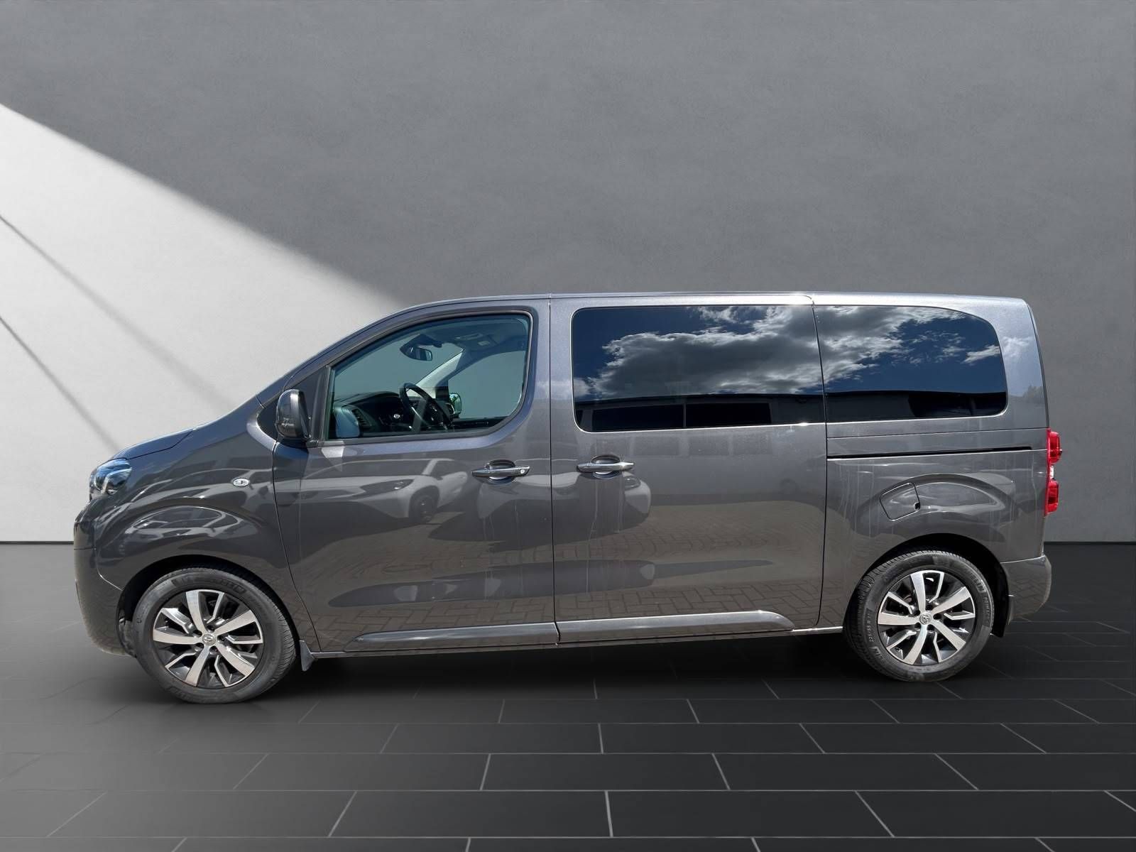 Toyota Proace Verso L1 Executive 8SITZE el.SCHIEBETÜREN foto 2